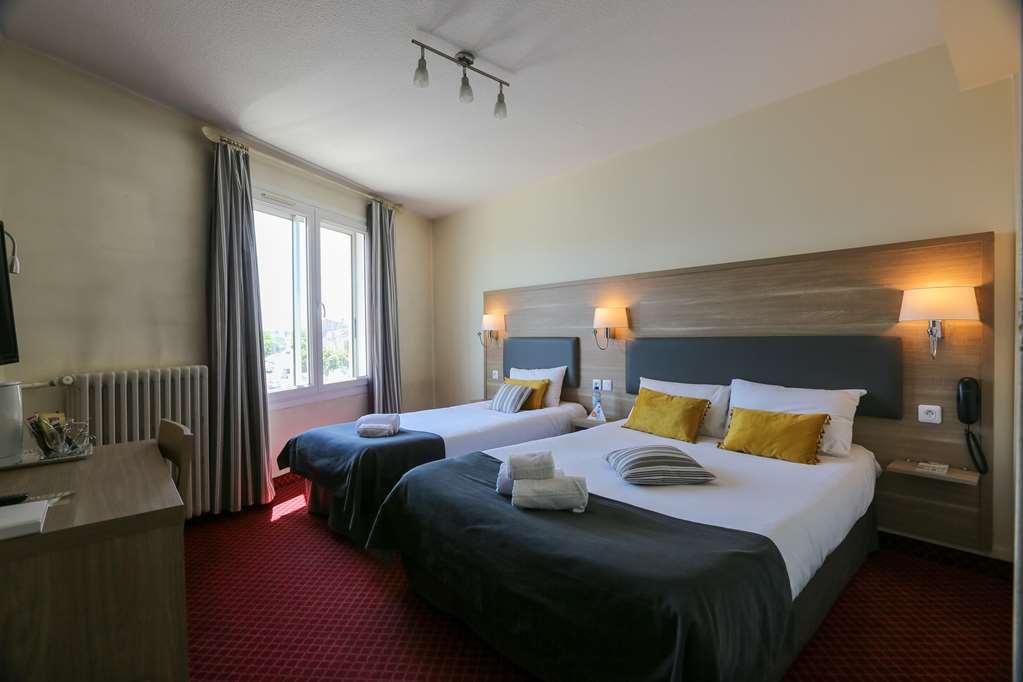 Brit Hotel Bleu Nuit Saintes Ruang foto