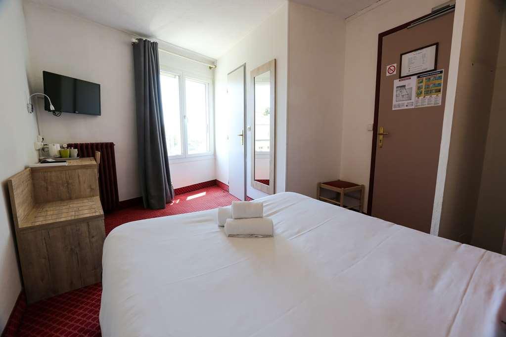 Brit Hotel Bleu Nuit Saintes Ruang foto