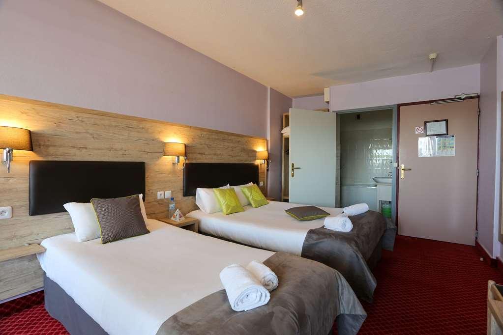 Brit Hotel Bleu Nuit Saintes Ruang foto